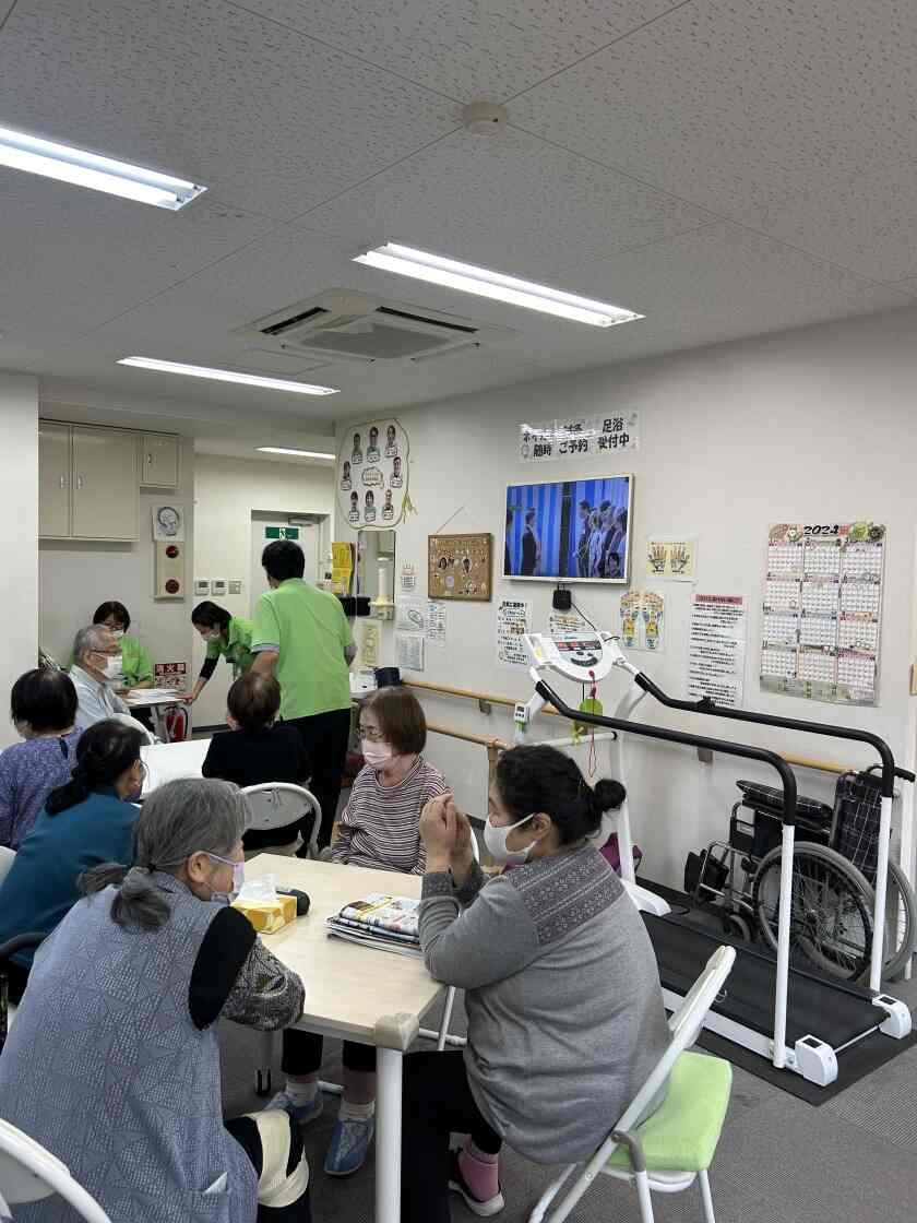 アイ‐フィット淀川の制服4