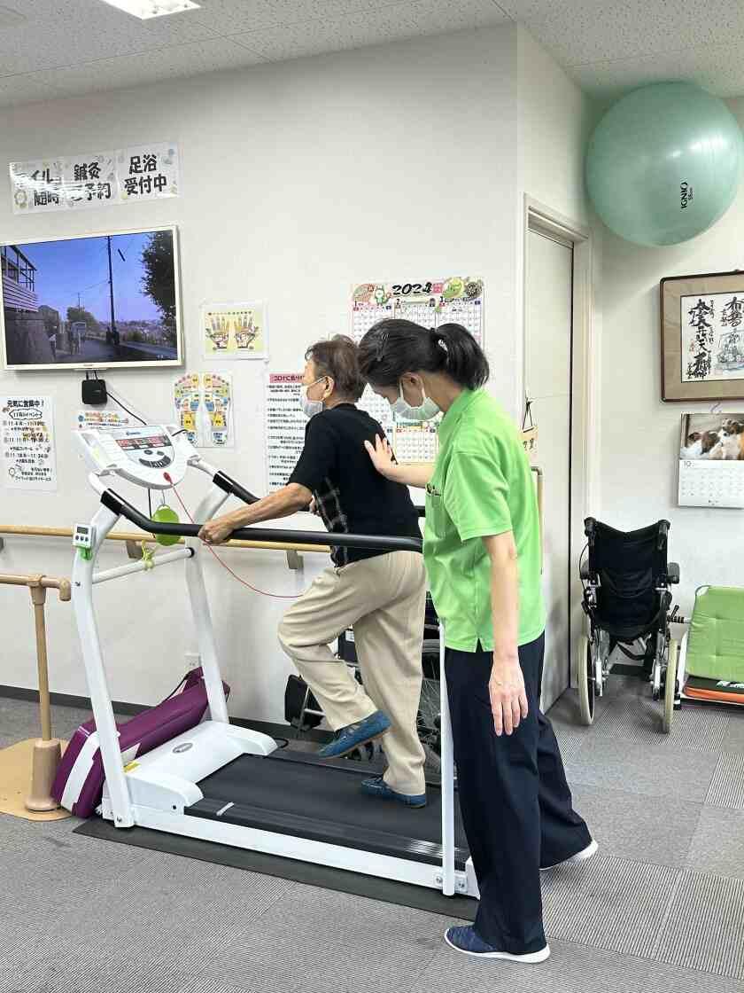 アイ‐フィット淀川の制服2