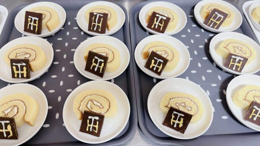 はなまるデイサービス東香里の制服3