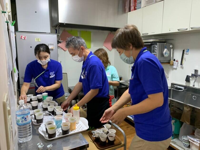 はなまるデイサービス東香里の制服4