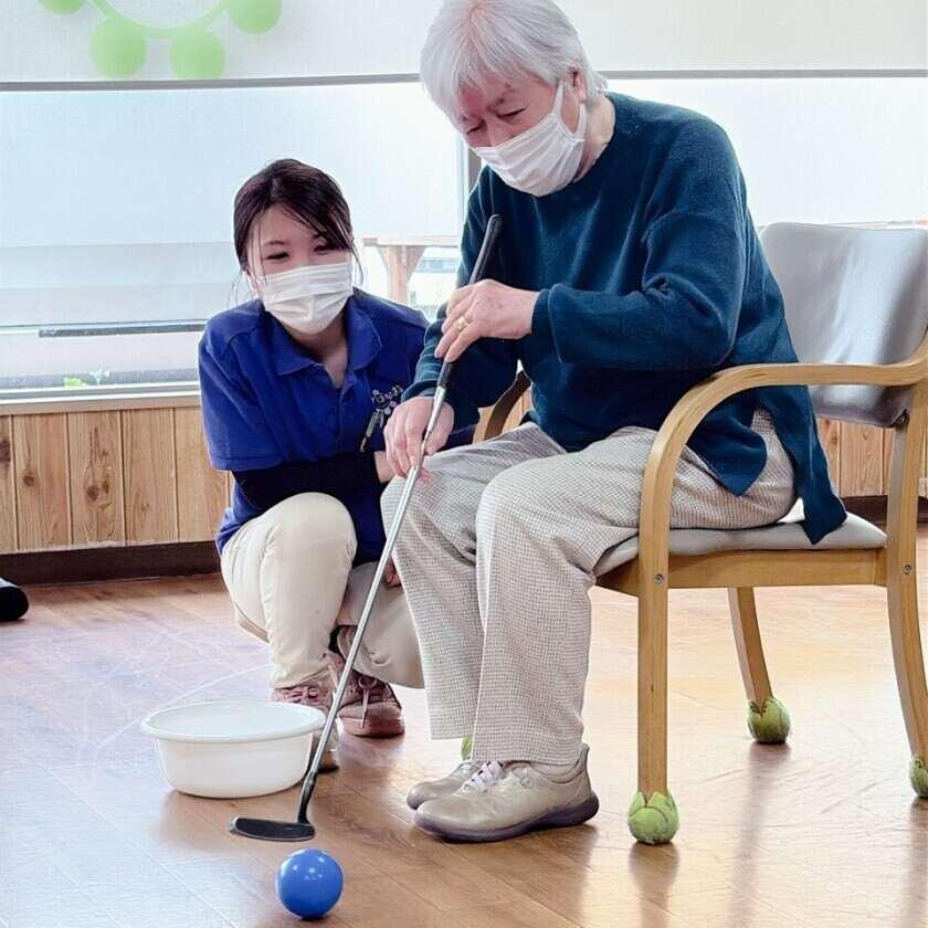 はなまるデイサービス東香里の制服5