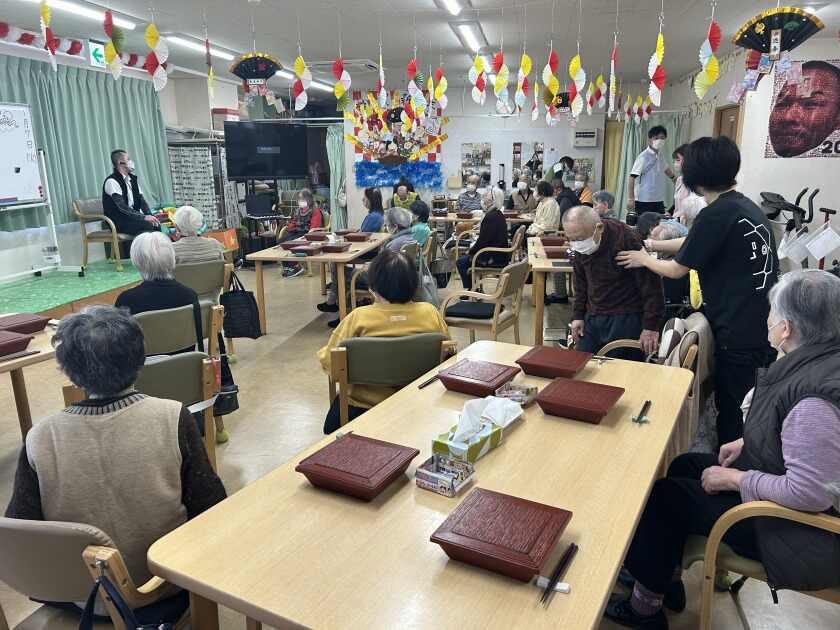 はなまるデイサービス交北の制服2