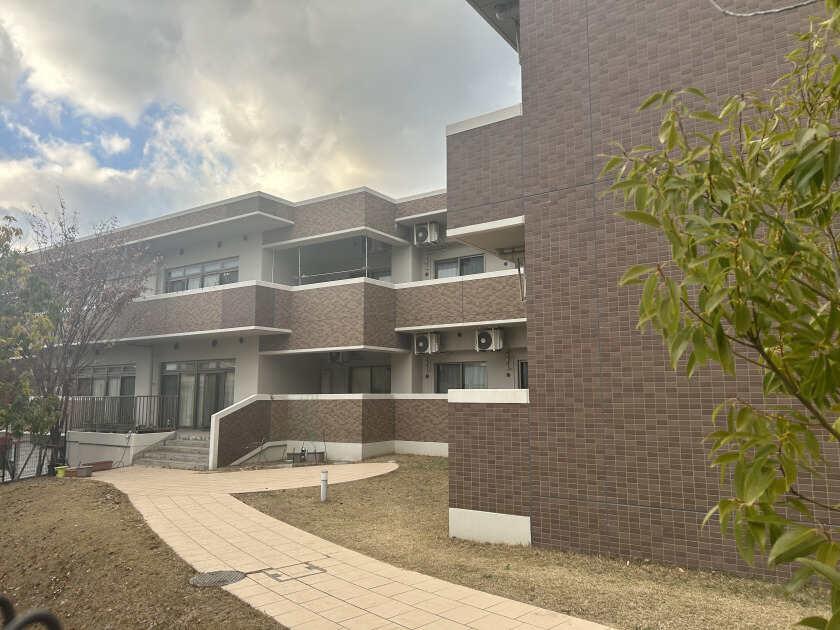 はなまる香里園の制服1