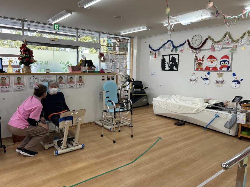 はなまるデイサービス牧野の制服4