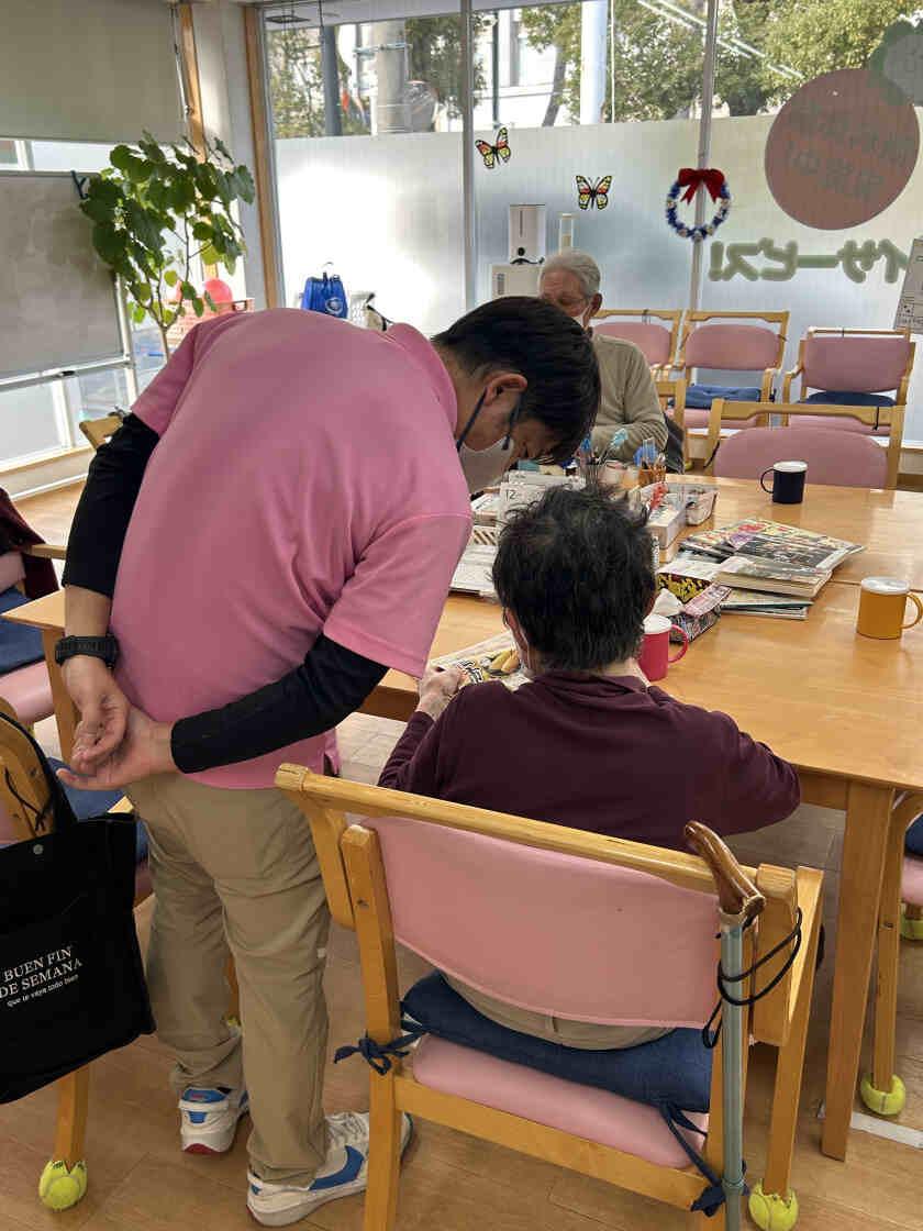 はなまるデイサービス牧野の制服2