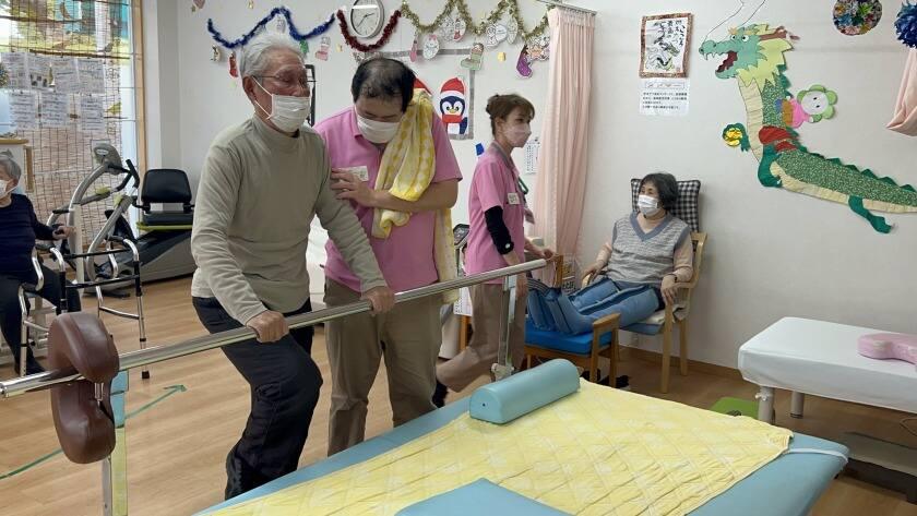 はなまるデイサービス牧野の制服9