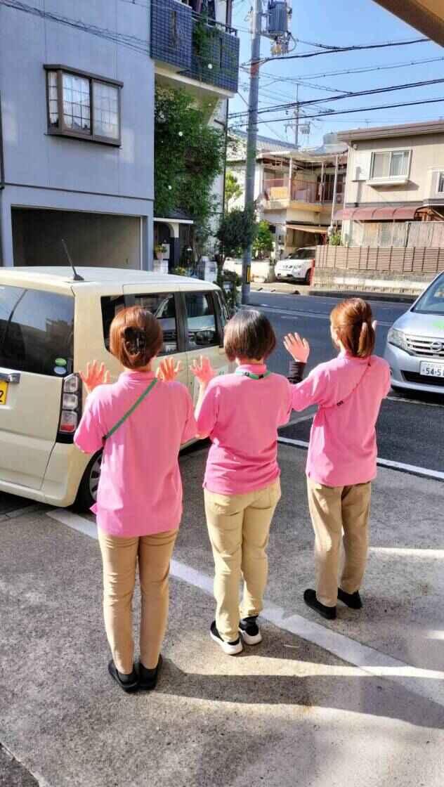 はなまるデイサービス長尾の制服1