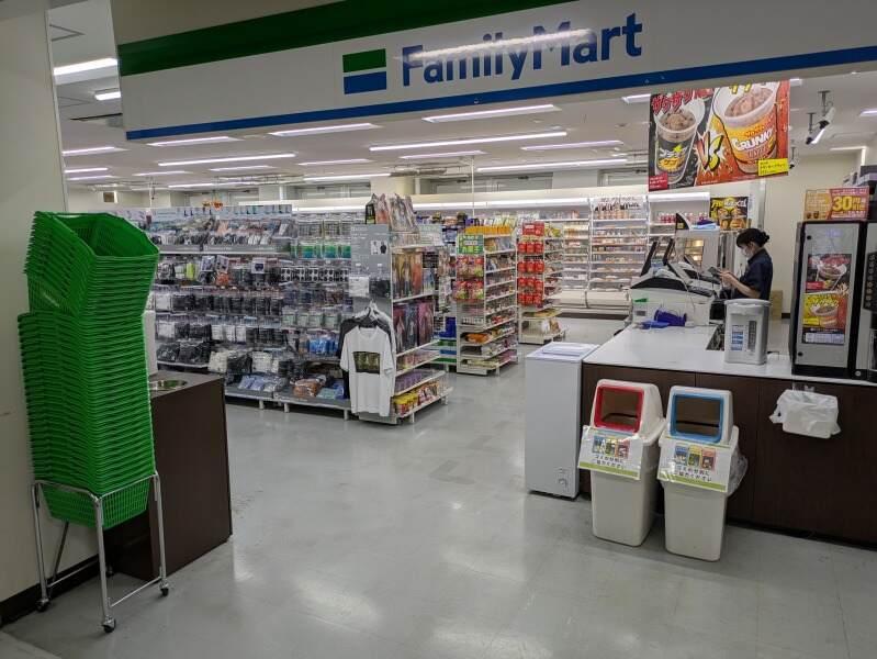 ファミリーマート十条駐屯地店の仕事画像3