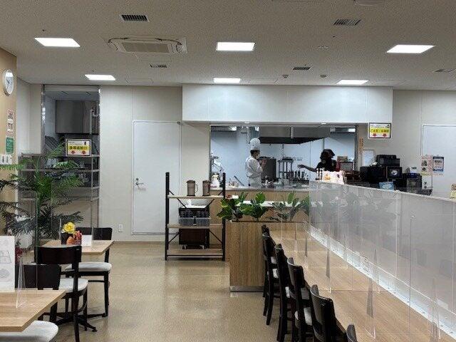 大阪労災病院店　グリルの制服1