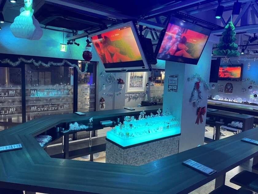 Level XYZ　博多駅前店の制服2