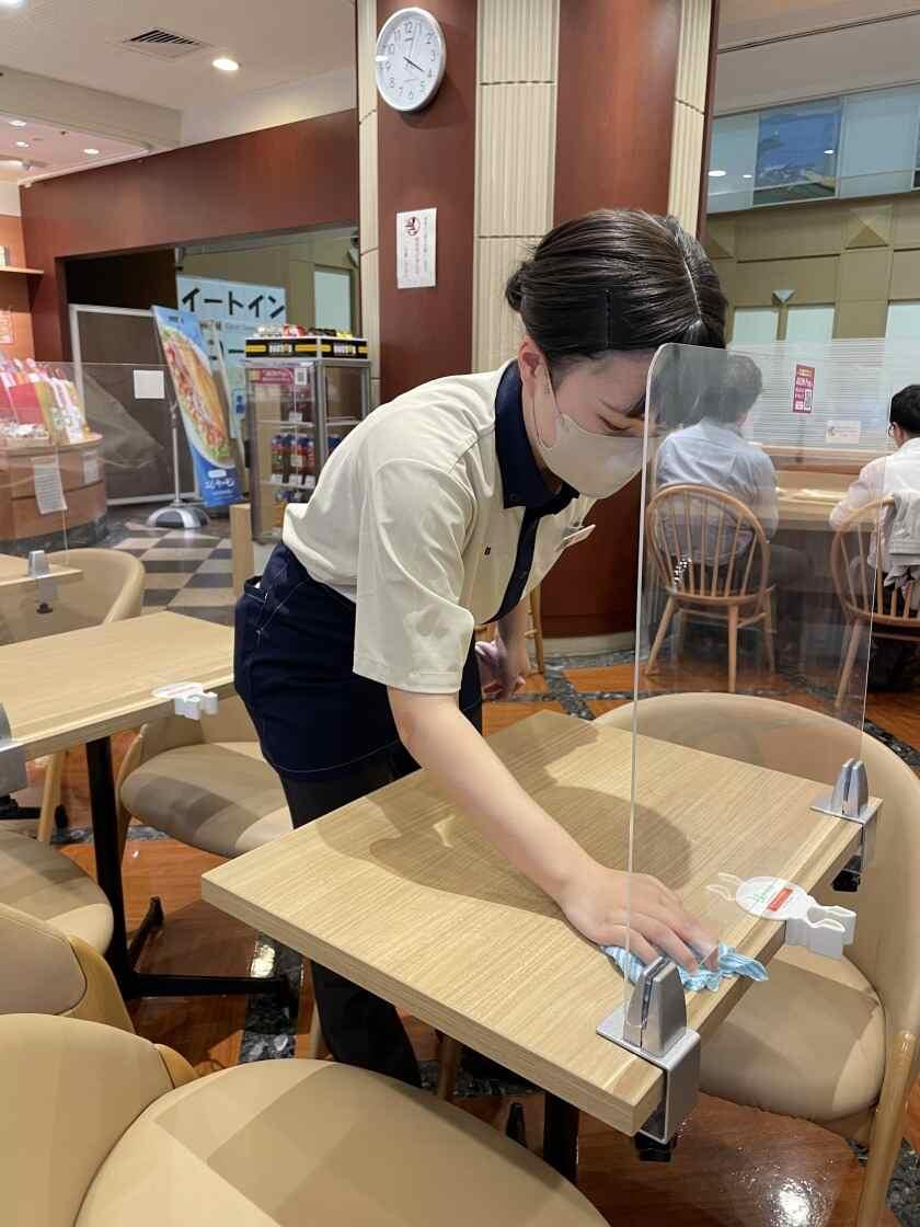 ドトールコーヒー 神大病院店の制服3