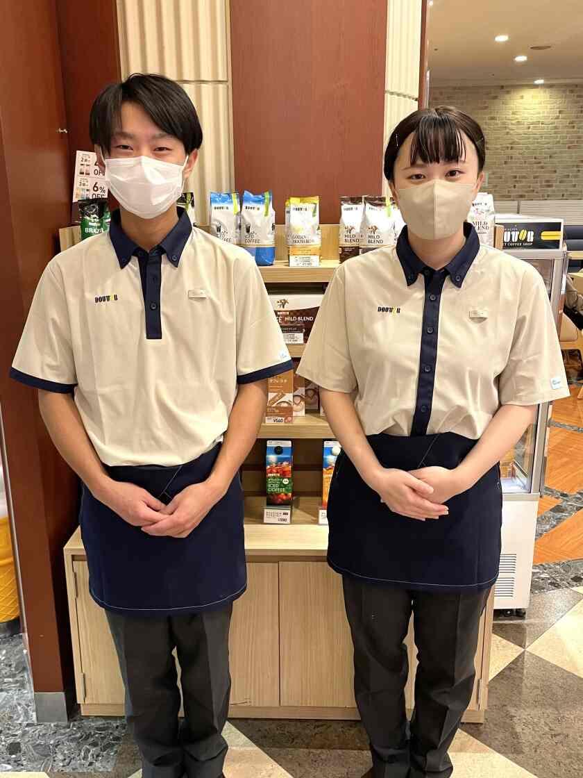 ドトールコーヒー 神大病院店の制服5