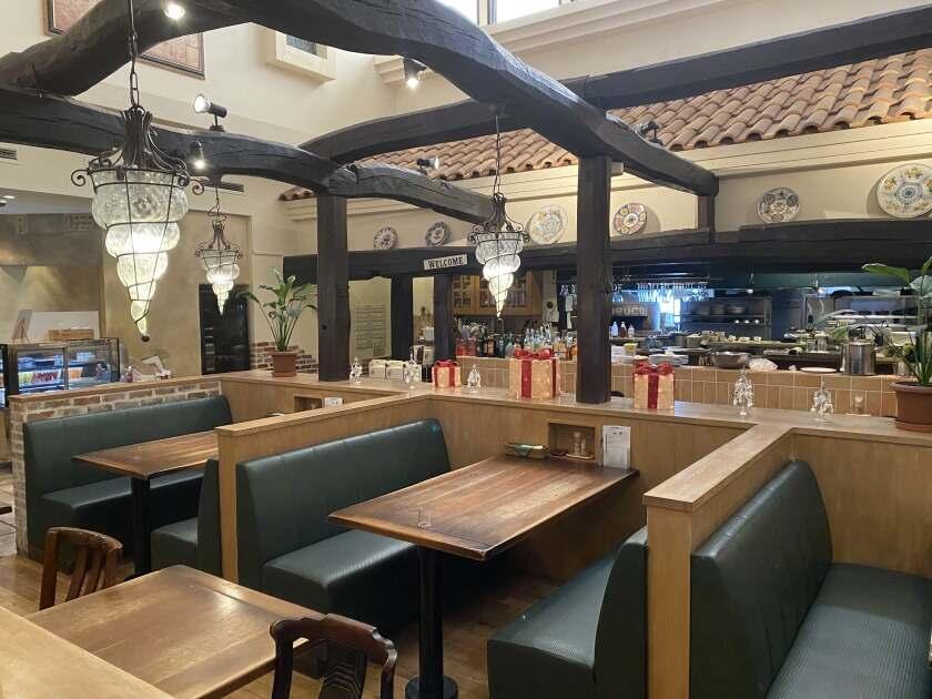 株式会社ハンザワ　レストランDADA静岡中原店の制服2