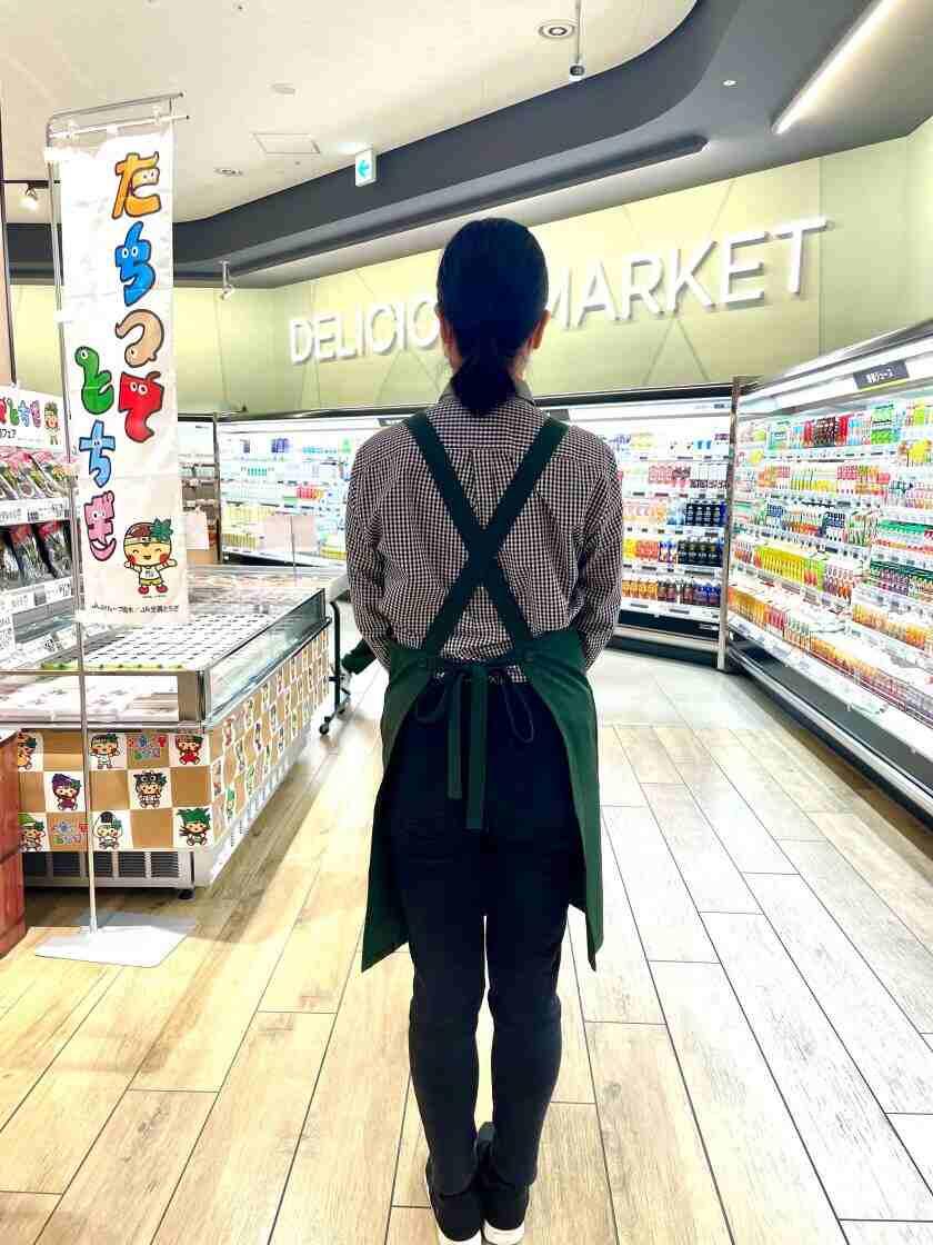 ヨークベニマル 宇都宮テラス店　レジ部門の制服2