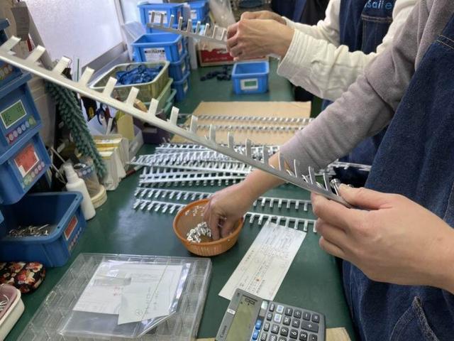 【WEBで即面接予約】シフト融通抜群のモクモク作業／とりつけ(工場・製造、志木市)のイメージ画像