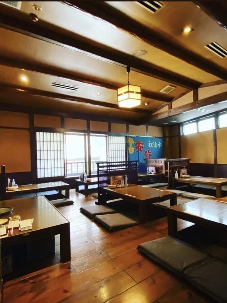 居酒屋　まる家の制服4