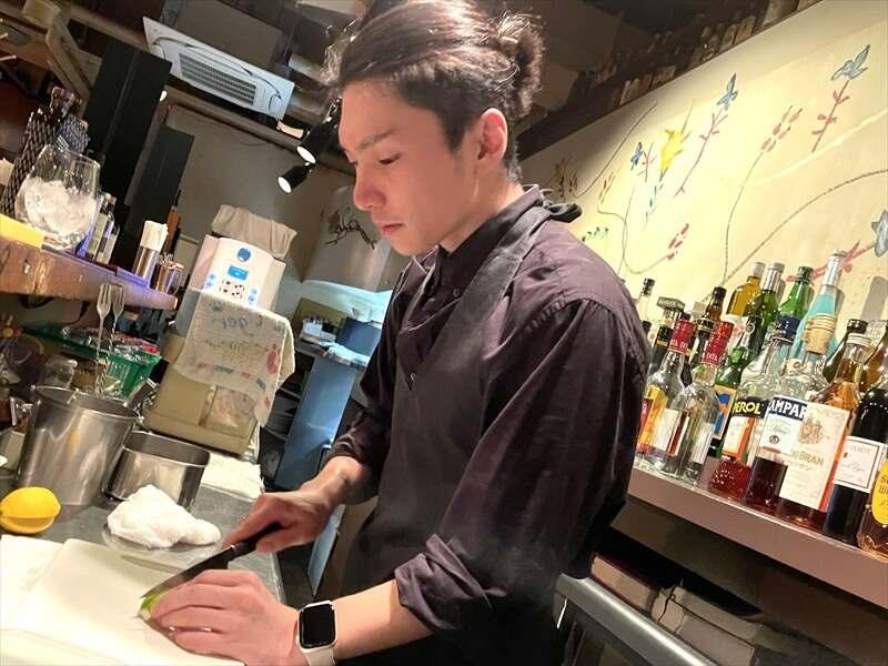 キッチンバー　雅楽の制服4