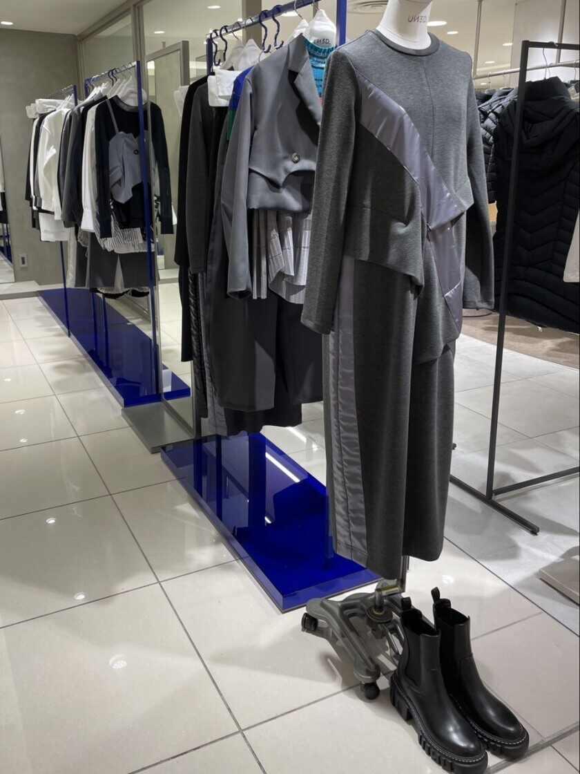 UN3D. 横浜高島屋の制服1