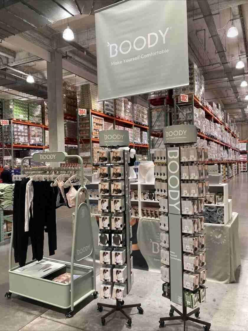 BOODY コストコホールセール 東近江倉庫店の制服2