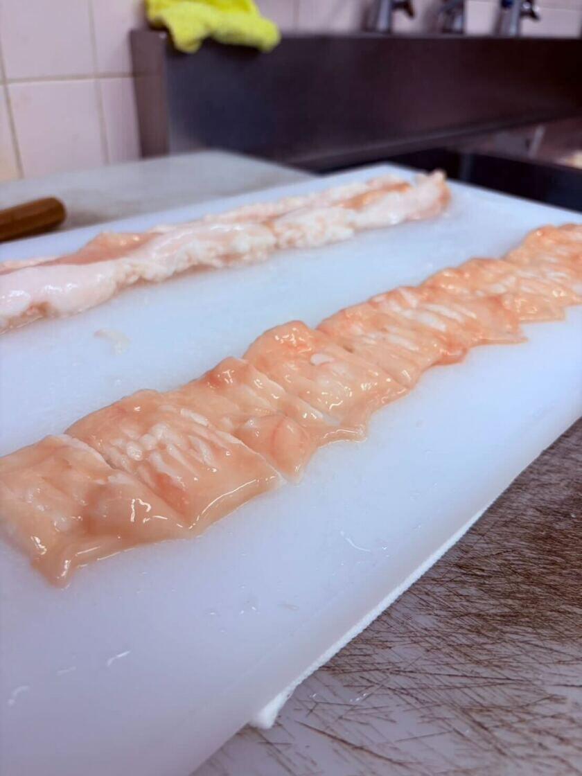 牛もつどて鍋　まつい亭の制服3