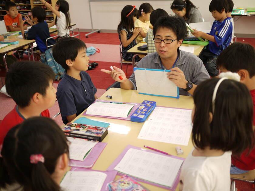 株式会社こうゆう　 花まる学習会の制服1