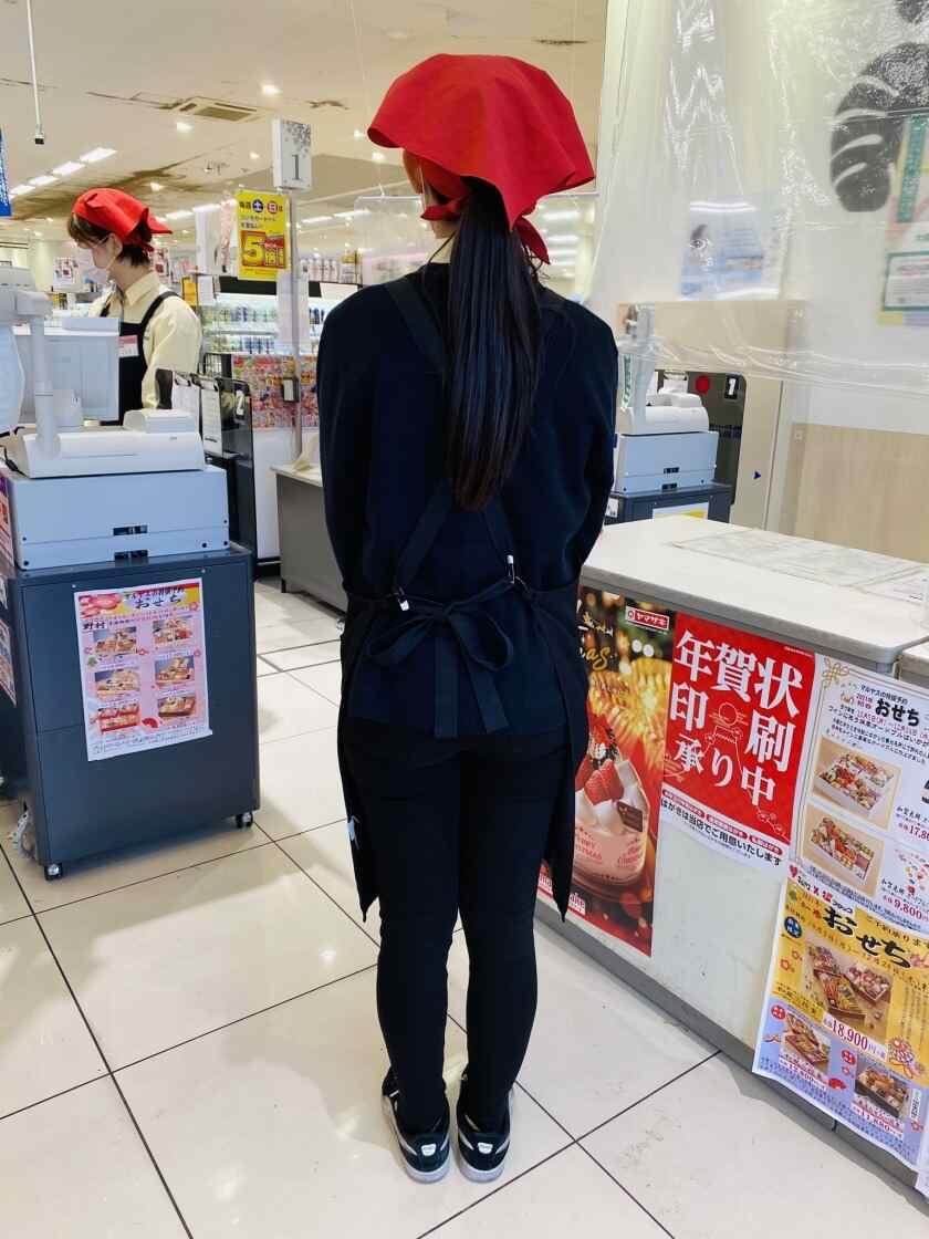 マルヤスJR千里丘店の制服2