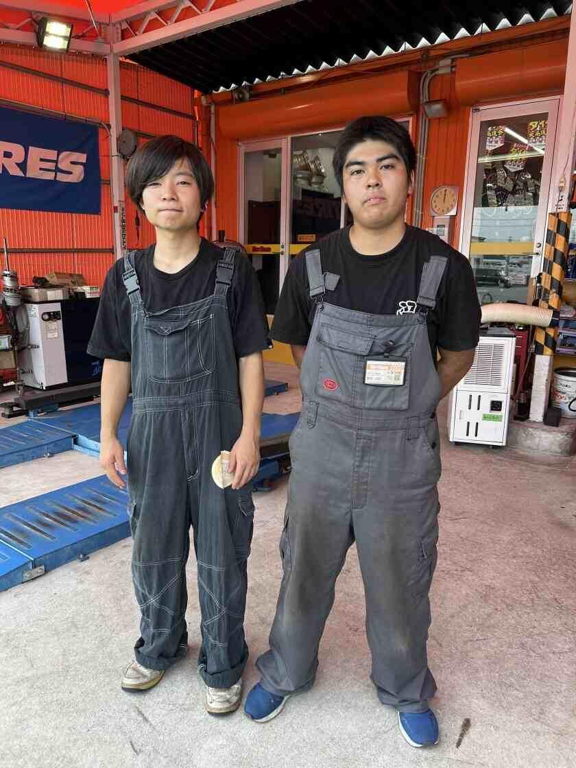 ホットロード長久手店の制服1