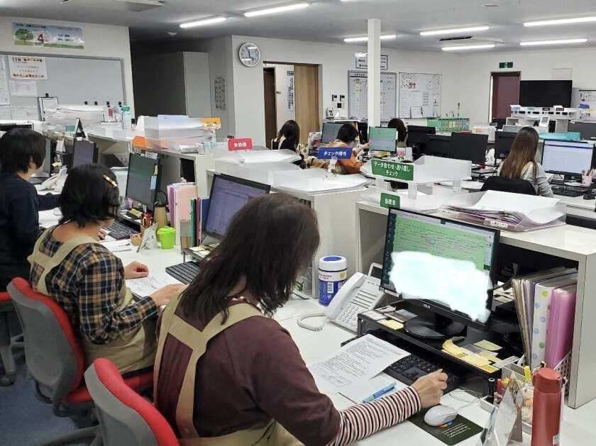 F-LINE株式会社　四日市受注センター　味の素(株)様 ほか食品メーカー数社様受注業務の制服3