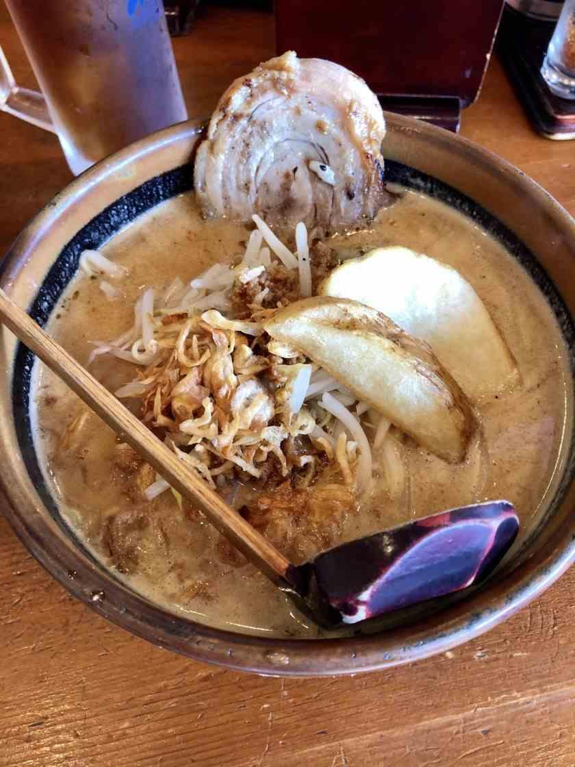 麺場彰膳 春日本店の制服6