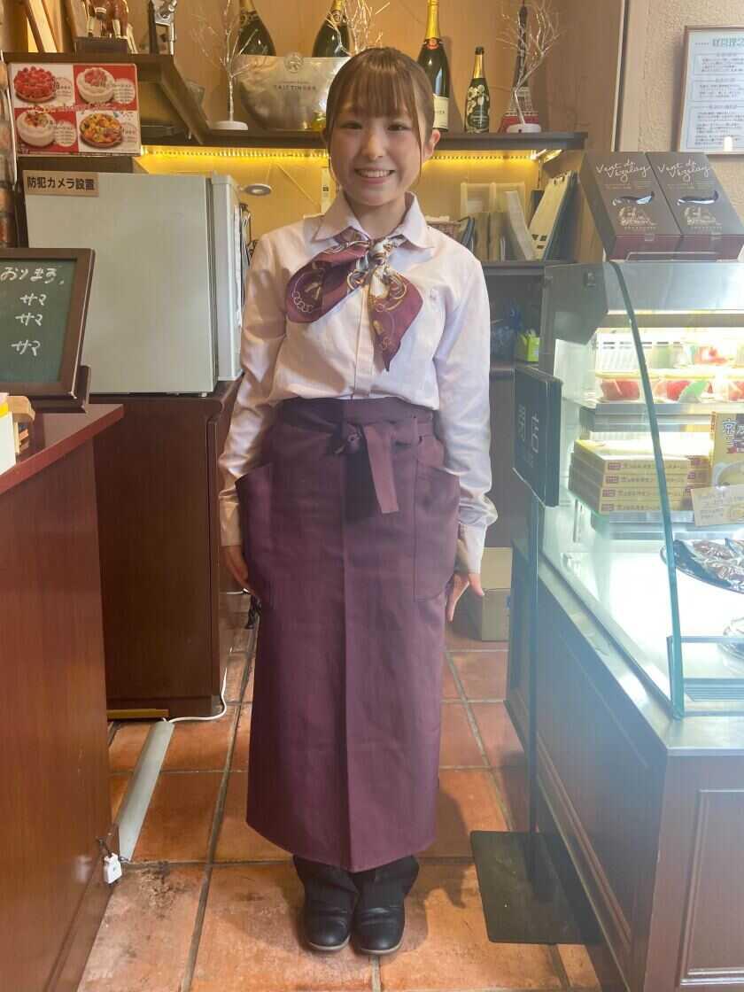 グリルキャピタル東洋亭本店の制服1