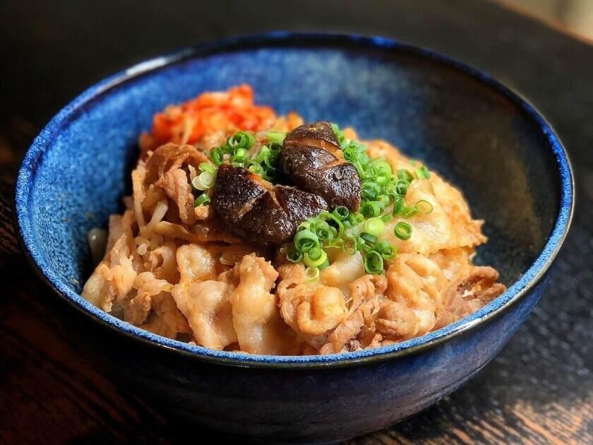 高級焼肉大将軍　小池原店の制服3