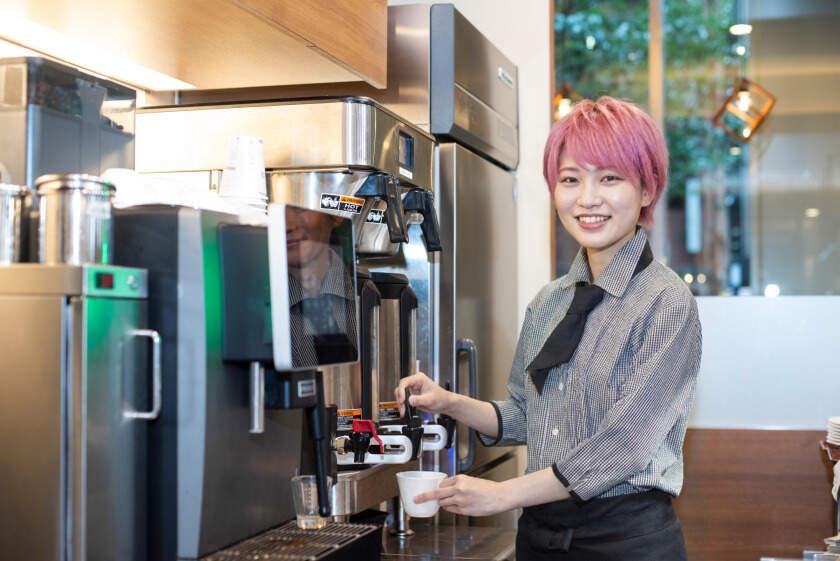 カフェ・ド・クリエ 南池袋店の制服6