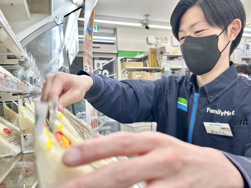 ファミリーマート上本町西一丁目店の仕事画像2