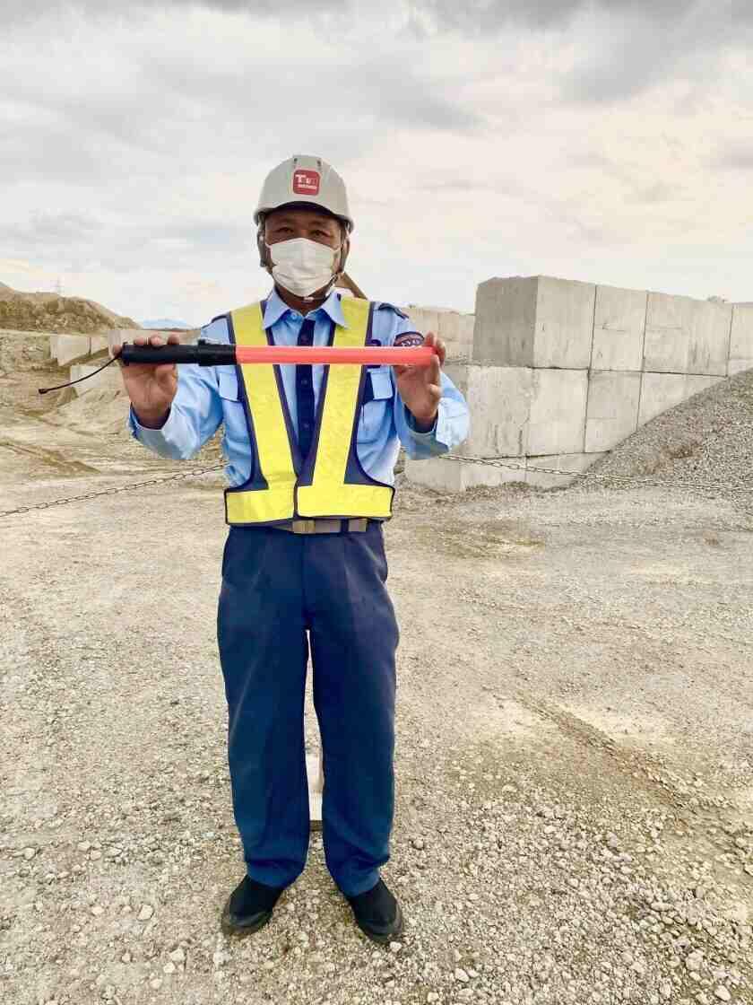 トラスト警備株式会社の制服1