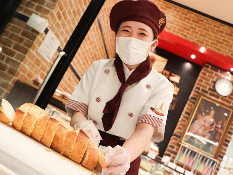 ポンパドウル クイーンズスクエア店の仕事画像2