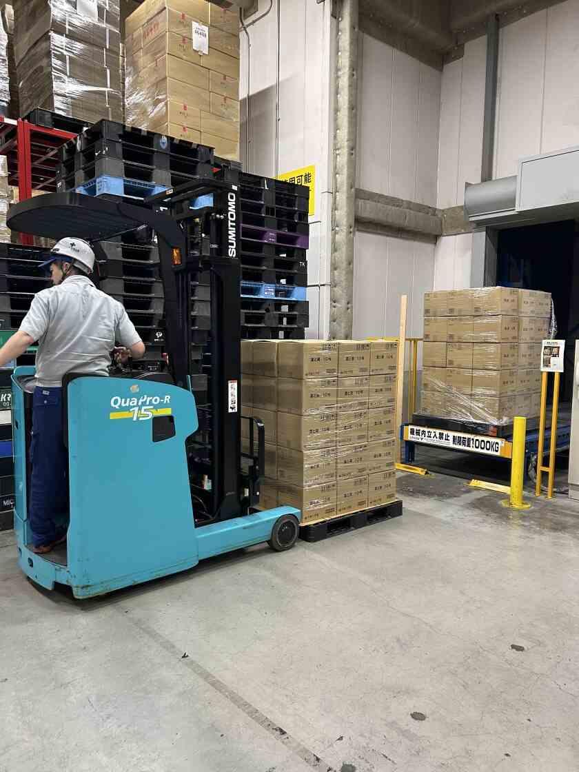 山陽自動車運送株式会社　関西第一物流センターの制服2