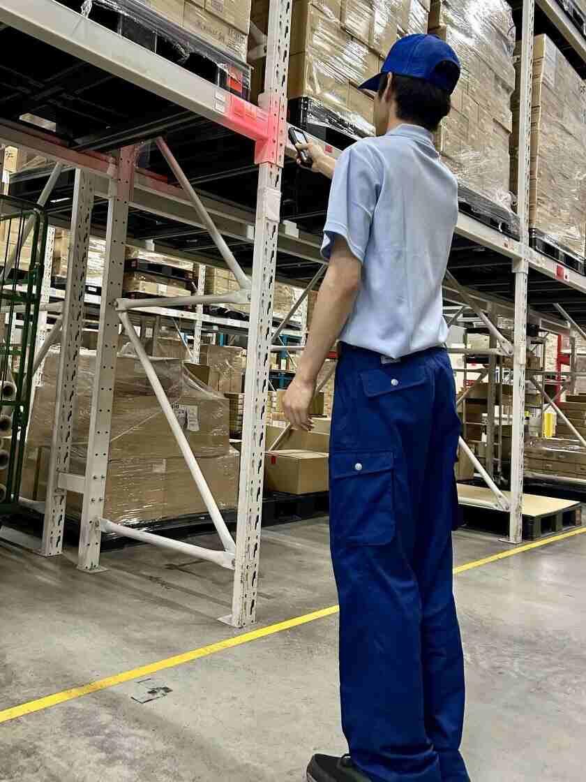 山陽自動車運送株式会社　関西第一物流センターの制服3