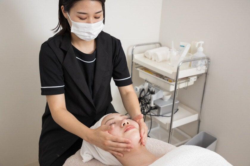 POLA THE BEAUTY 天王寺店の制服4