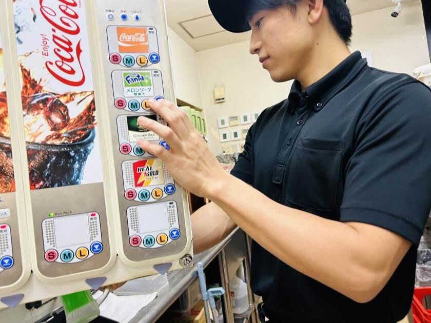 焼肉食彩ゆうびの制服6