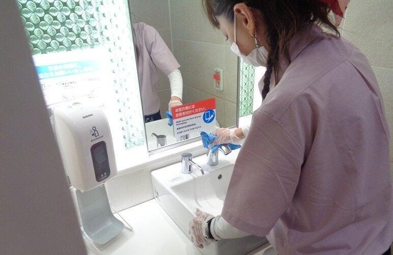 阪急阪神クリーンサービス株式会社　阪神百貨店の仕事画像3