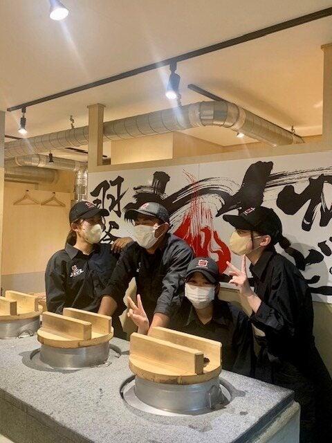 大衆焼肉 かまど屋の制服8