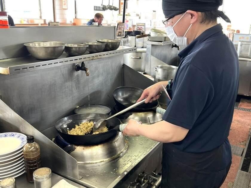 餃子の王将　奈良橿原店の制服1