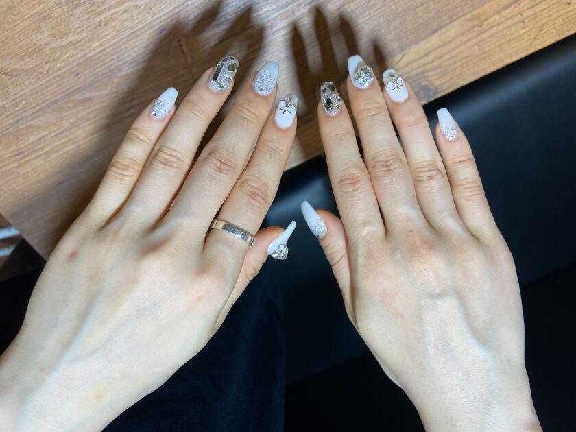 麺とかき氷 ドギャン 谷四店の制服1