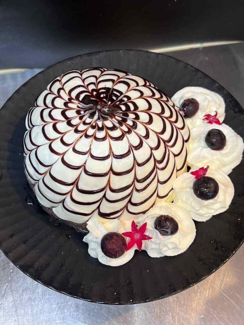 麺とかき氷 ドギャン 谷四店の制服3