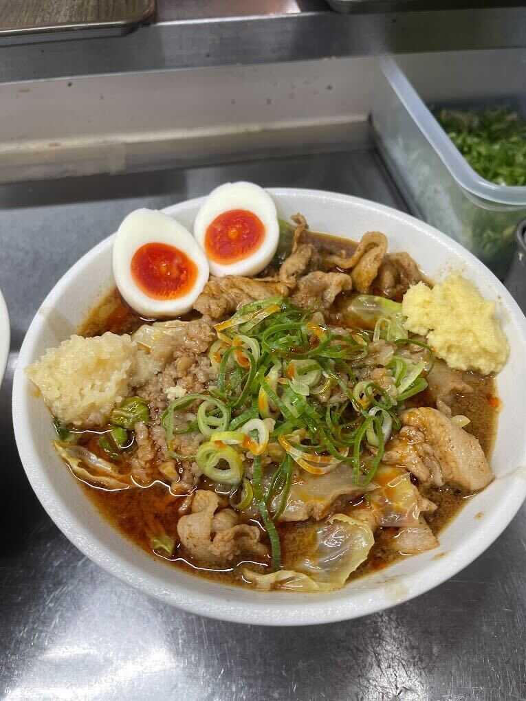 麺とかき氷 ドギャン 谷四店の制服4