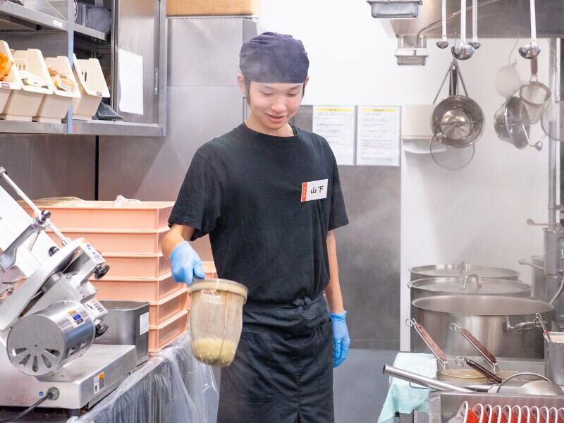 株式会社イートスタイル　ラーメン魁力屋　イオンモール鹿児島店の仕事画像1