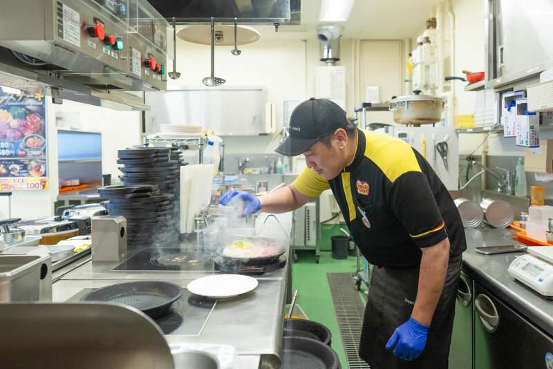 株式会社イートスタイル　ペッパーランチ　イオンモール都城駅前店の仕事画像1