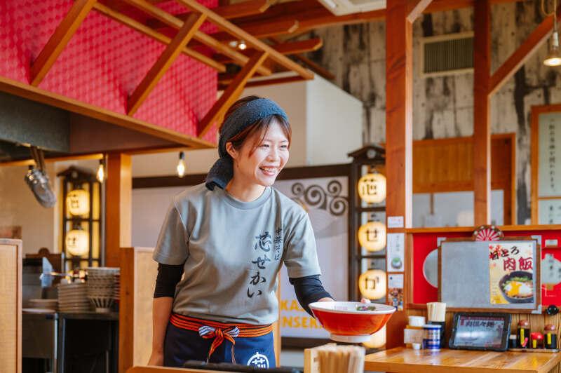 中華そば 芯せかい エミフルMASAKI店の仕事画像3