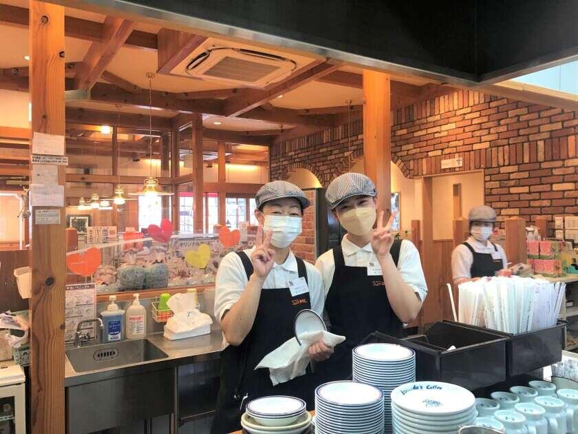 コメダ珈琲 鹿児島鹿屋店の制服3