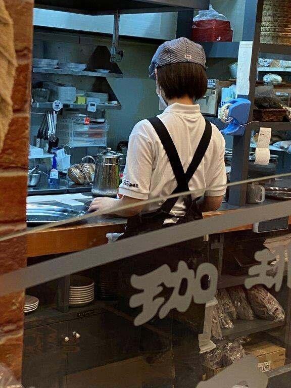 コメダ珈琲 鹿児島鹿屋店の制服6
